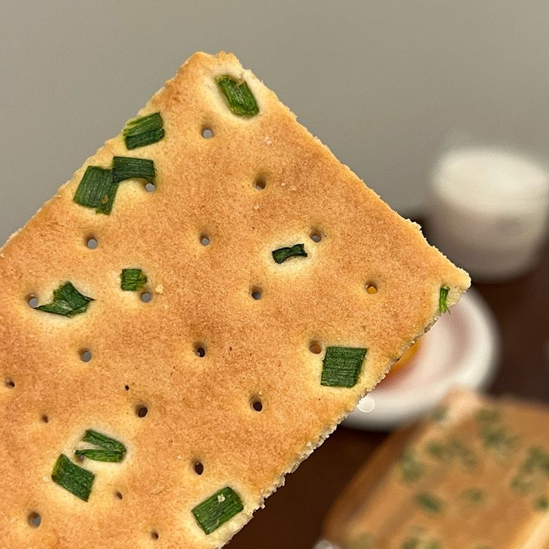 bánh quy hành lá